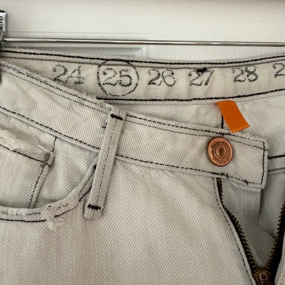 White Distressed Jeans | Y2K - Picture 2 of 3